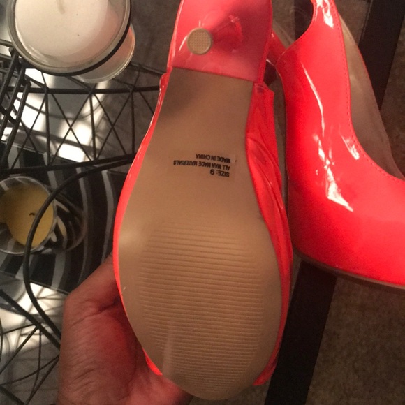 Pink Stilettos - Picture 3 of 4